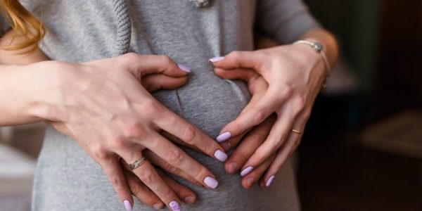 Ciąża a wykonanie manicure hybrydowego